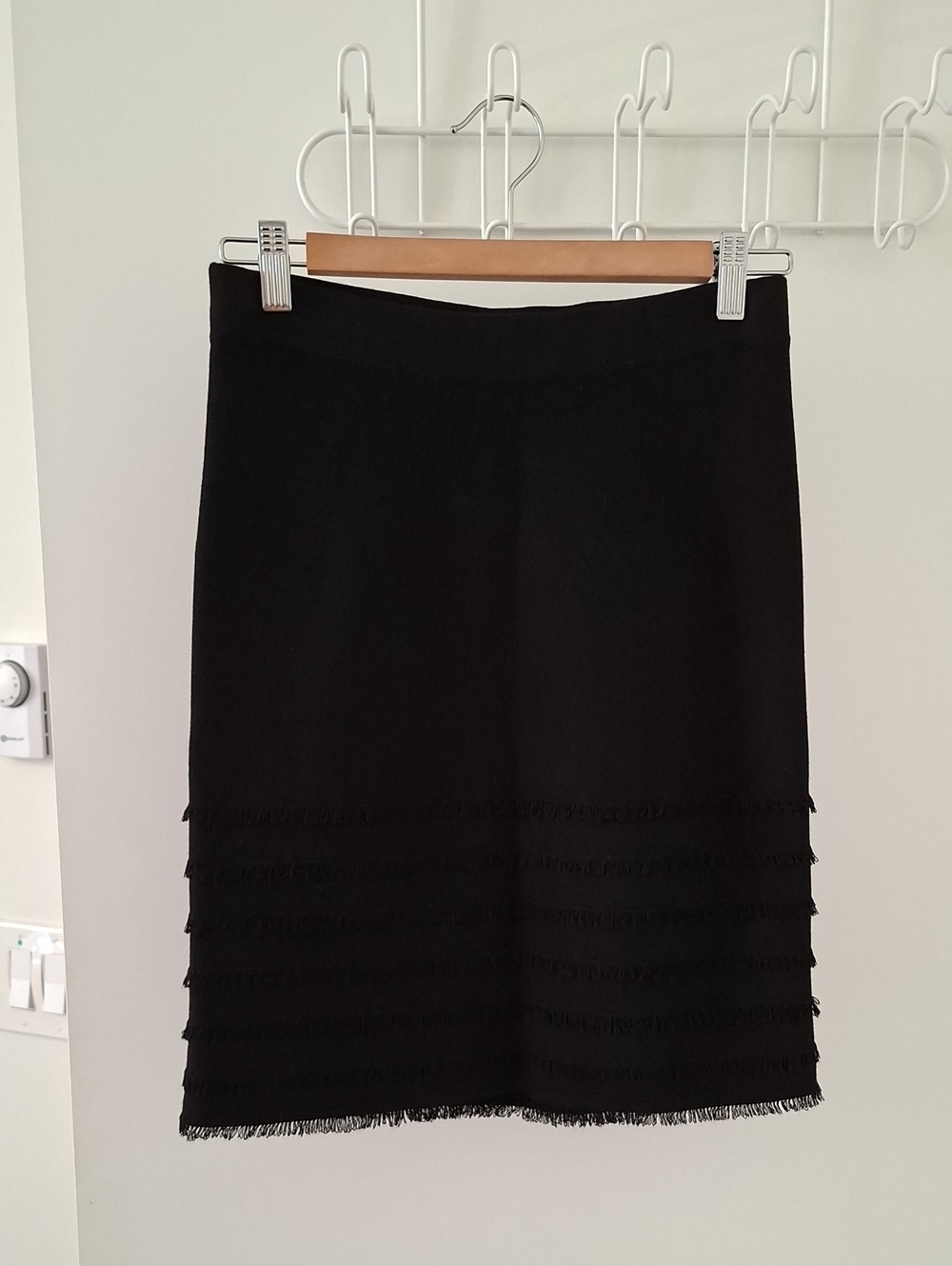 NWT Banana Republic Black Knit Fringe Detail Midi Skirt Classic Capsule (Size S)